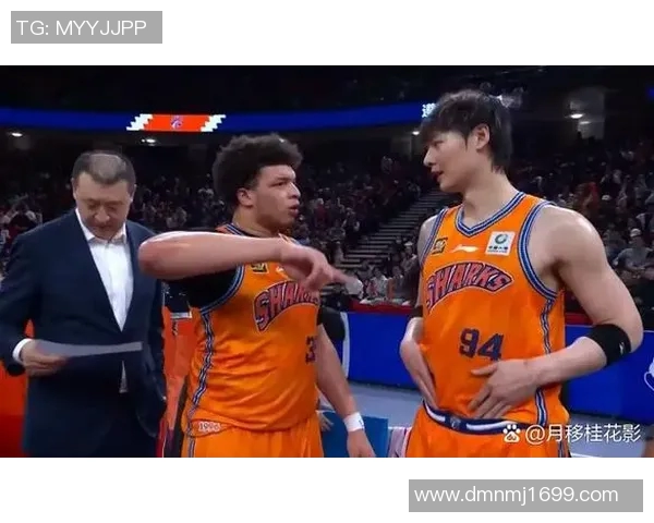 上海男篮全运赛场对决北京队展现篮球激情与实力较量